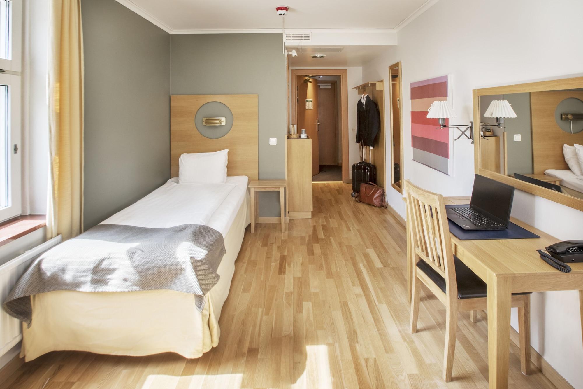 Elite City Hotel, Oerebro Zewnętrze zdjęcie